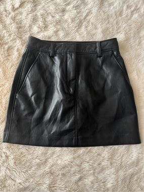 Aritzia Babaton Chisel Vegan Leather Mini Skirt 🖤✨